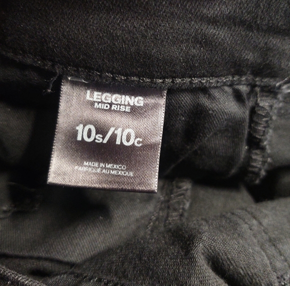Express Women's, Midrise, Distressed black "Legging" Denim. Size 10s/10C - Picture 8 of 9